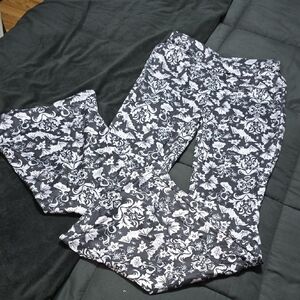 Black and White Bat Motif Flares, MED